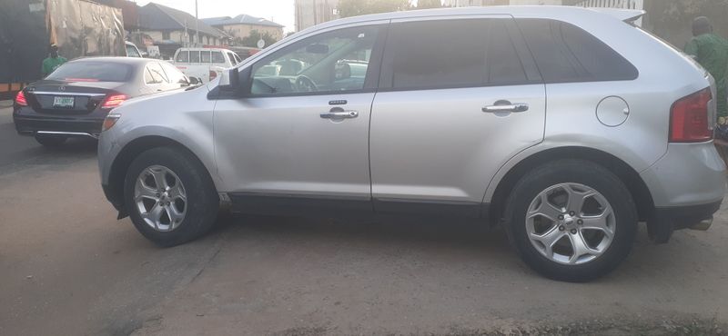 Thumbnail 2 of 2011 Ford Edge